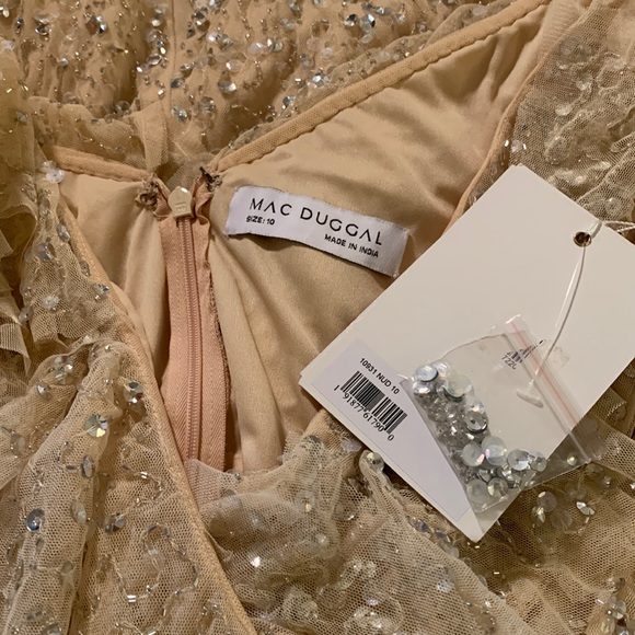 MAC DUGGAL
Embellished Ruffled Faux Wrap Sleeveless Gown - Picture 15 of 16